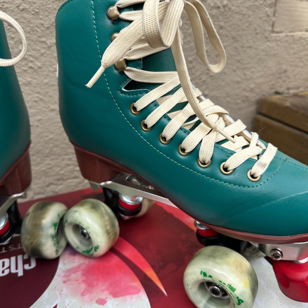 Chaya Melrose Premium Juniper Green Roller Skates Size 40 - Picture 5 of 11